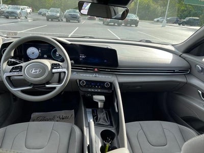 2024 Hyundai ELANTRA SEL