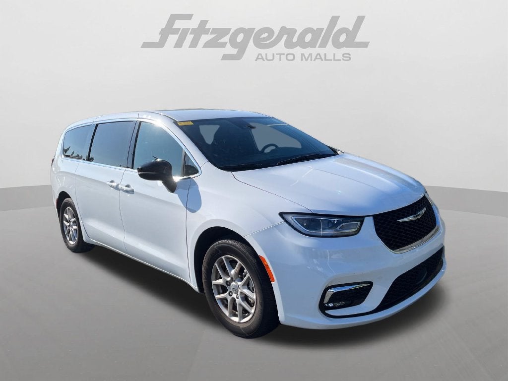 2025 Chrysler Pacifica Select