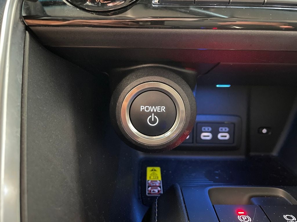 2024 Toyota Venza LE