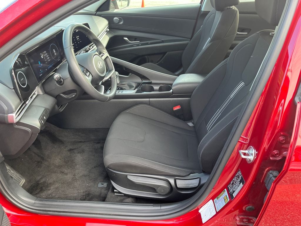 2025 Hyundai ELANTRA SEL Convenience