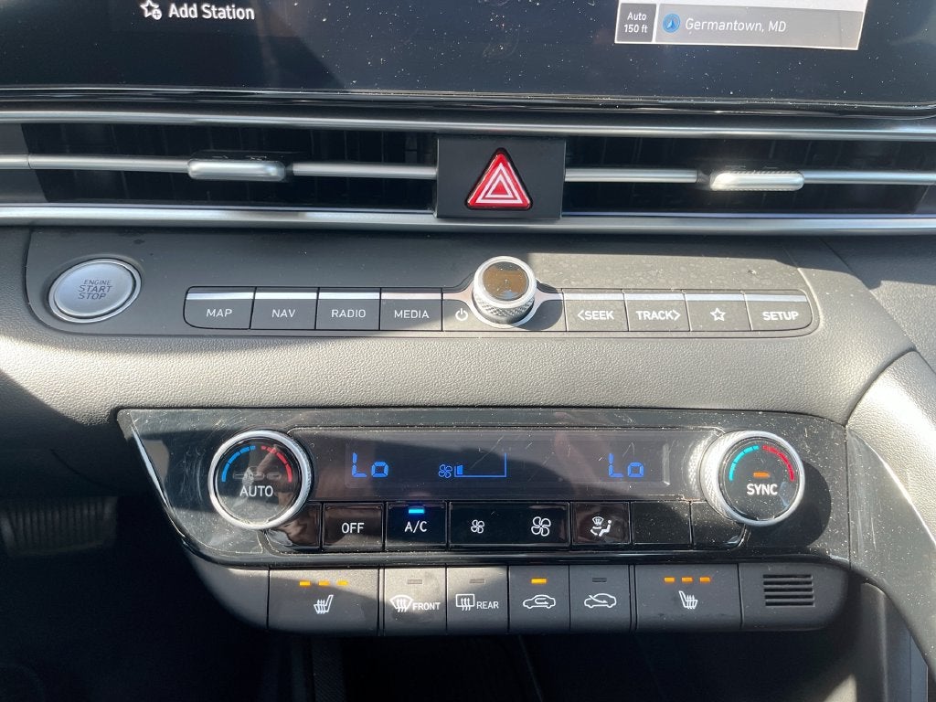2025 Hyundai ELANTRA SEL Convenience