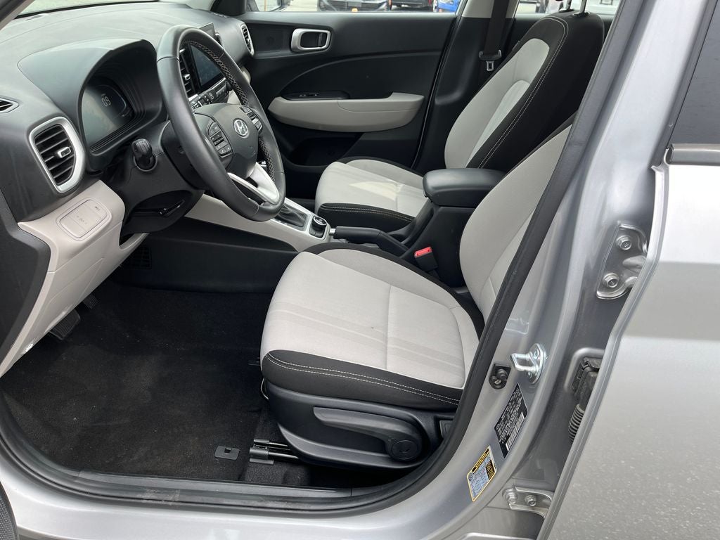 2025 Hyundai VENUE SEL
