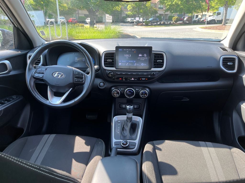 2025 Hyundai VENUE SEL