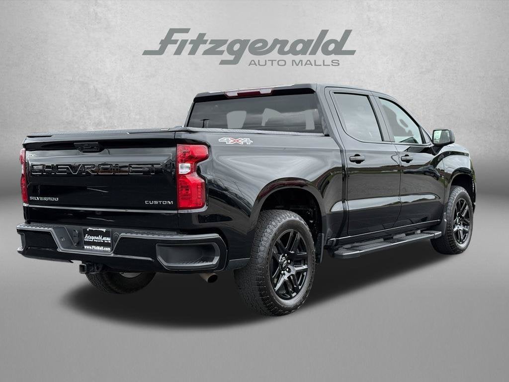 2023 Chevrolet Silverado 1500 4WD Crew Cab Short Bed Custom