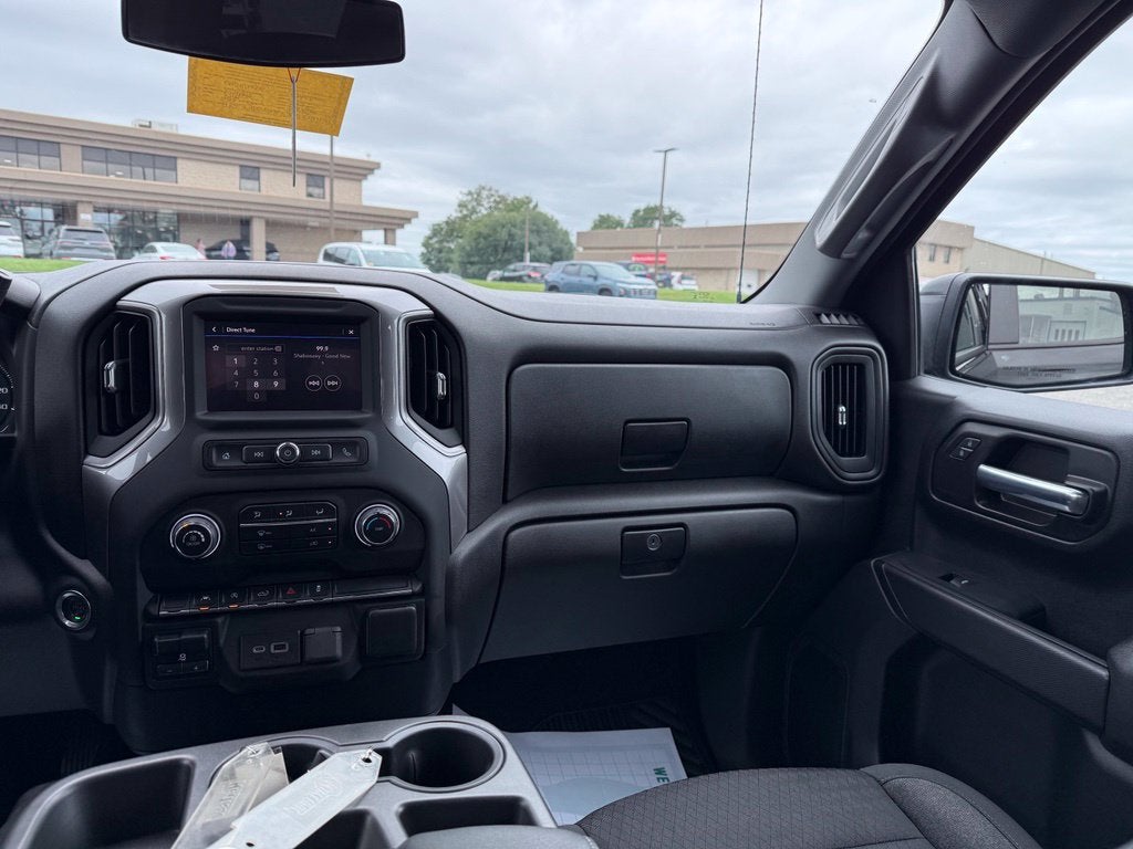 2023 Chevrolet Silverado 1500 4WD Crew Cab Short Bed Custom