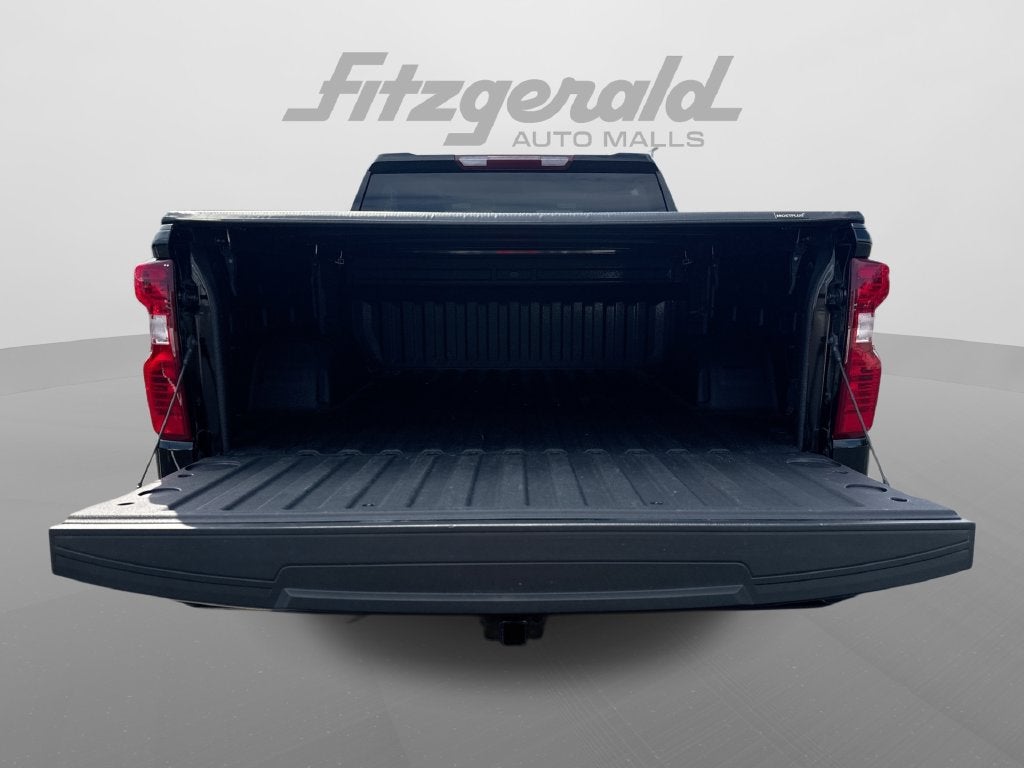 2023 Chevrolet Silverado 1500 4WD Crew Cab Short Bed Custom