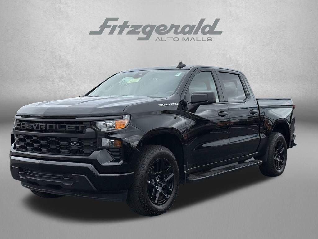2023 Chevrolet Silverado 1500 4WD Crew Cab Short Bed Custom