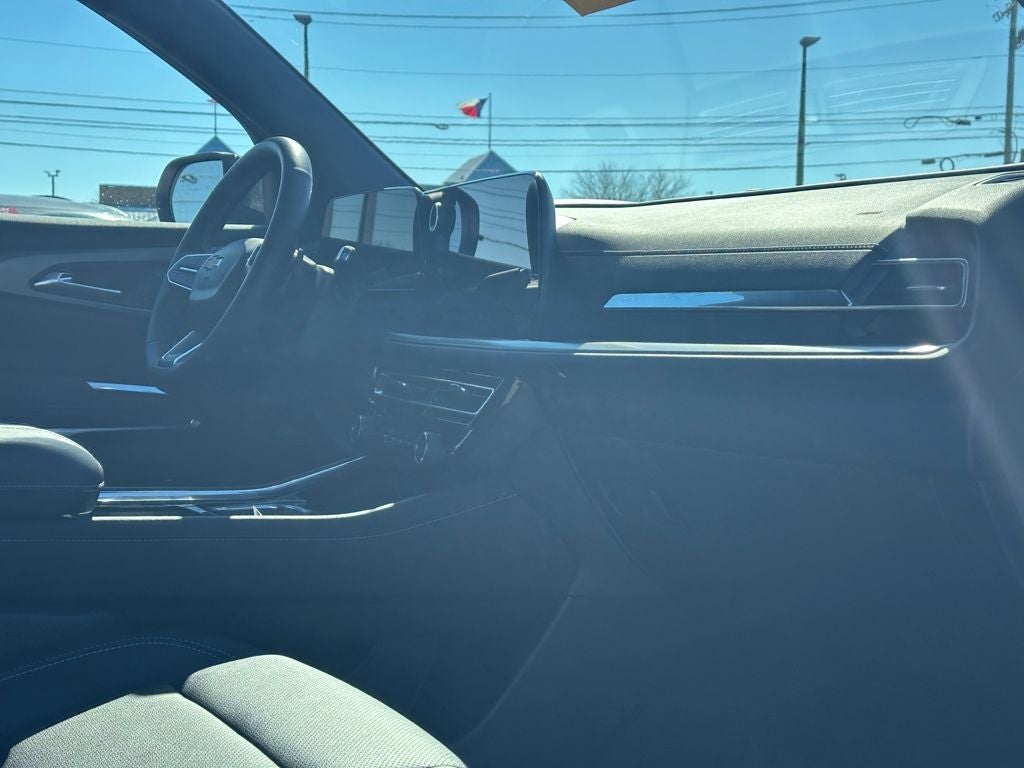 2025 Chevrolet Traverse AWD LT