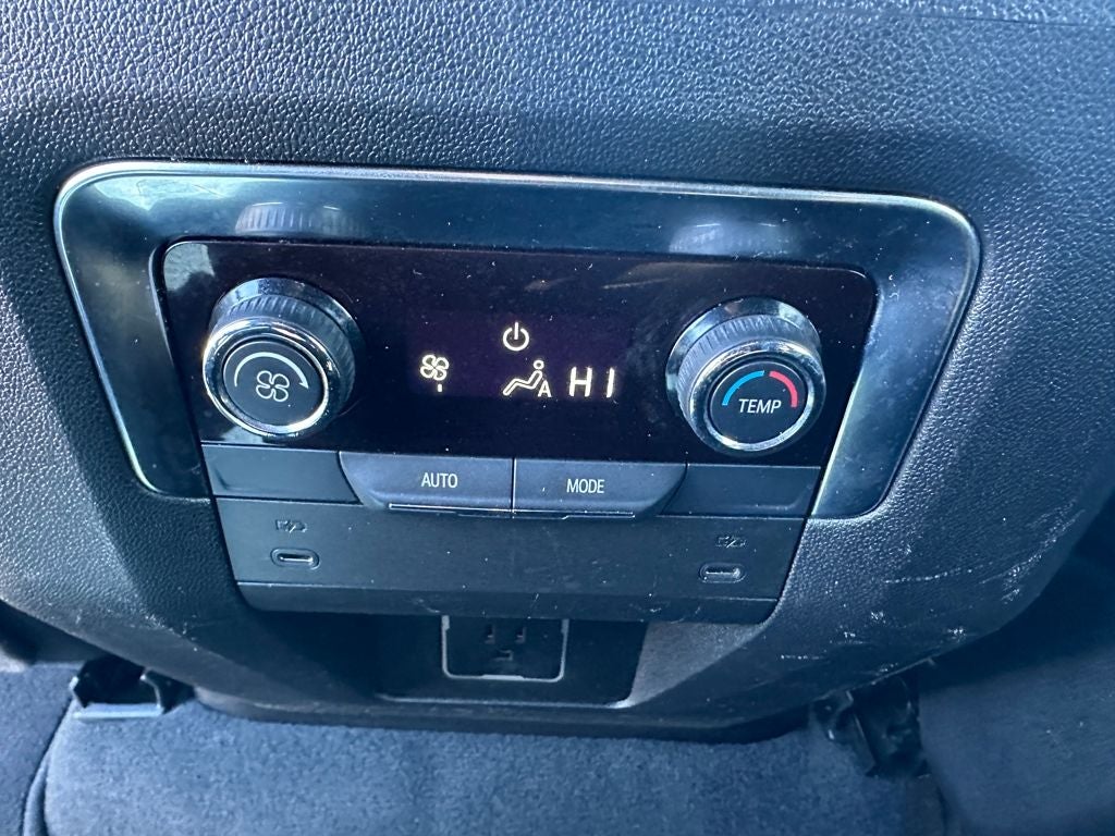 2025 Chevrolet Suburban 4WD LT