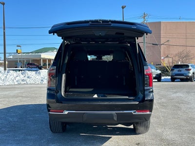 2025 Chevrolet Suburban 4WD LT