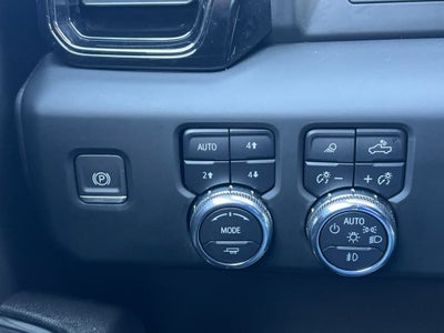2023 GMC Sierra 1500 4WD Crew Cab Standard Box AT4