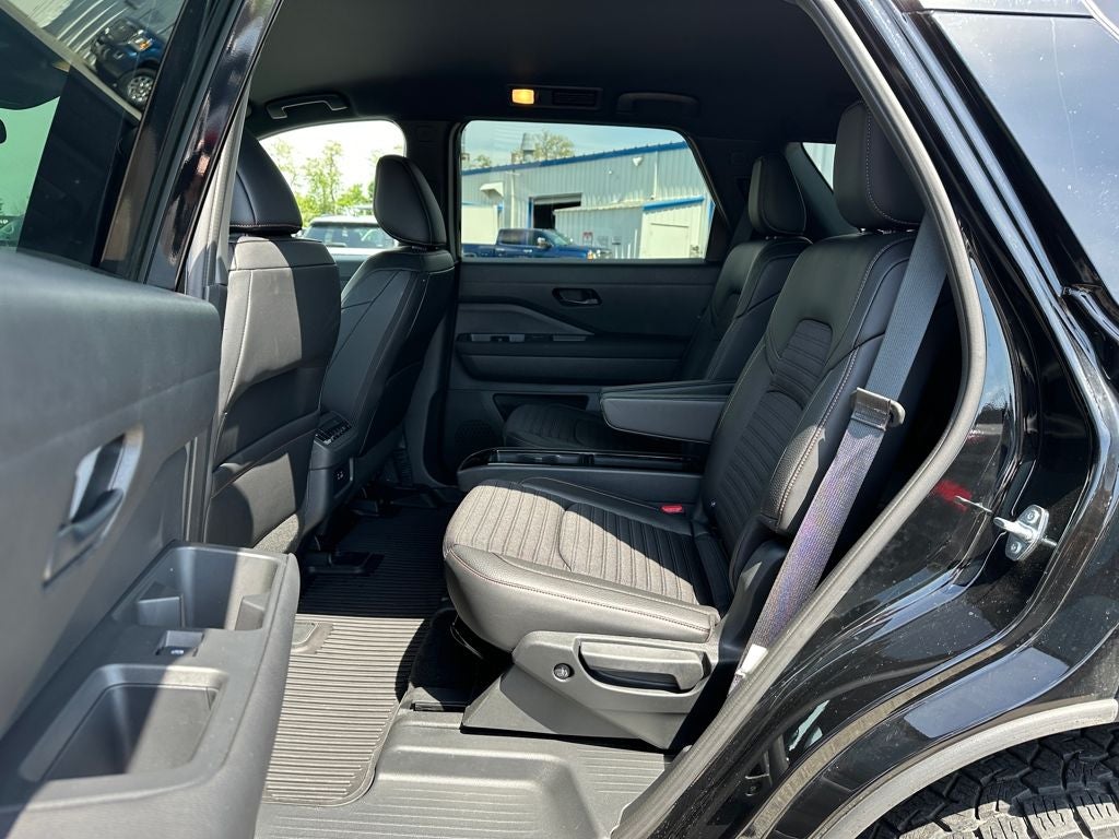 2025 Nissan Pathfinder Rock Creek 4WD