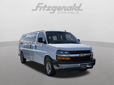 2025 Chevrolet Express Passenger 1LT