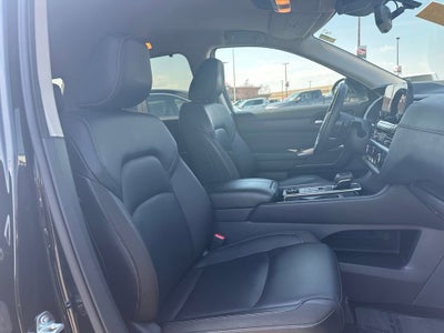 2025 Nissan Pathfinder SL 4WD