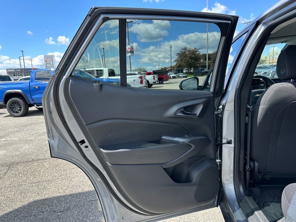 2025 Chevrolet Trax LS