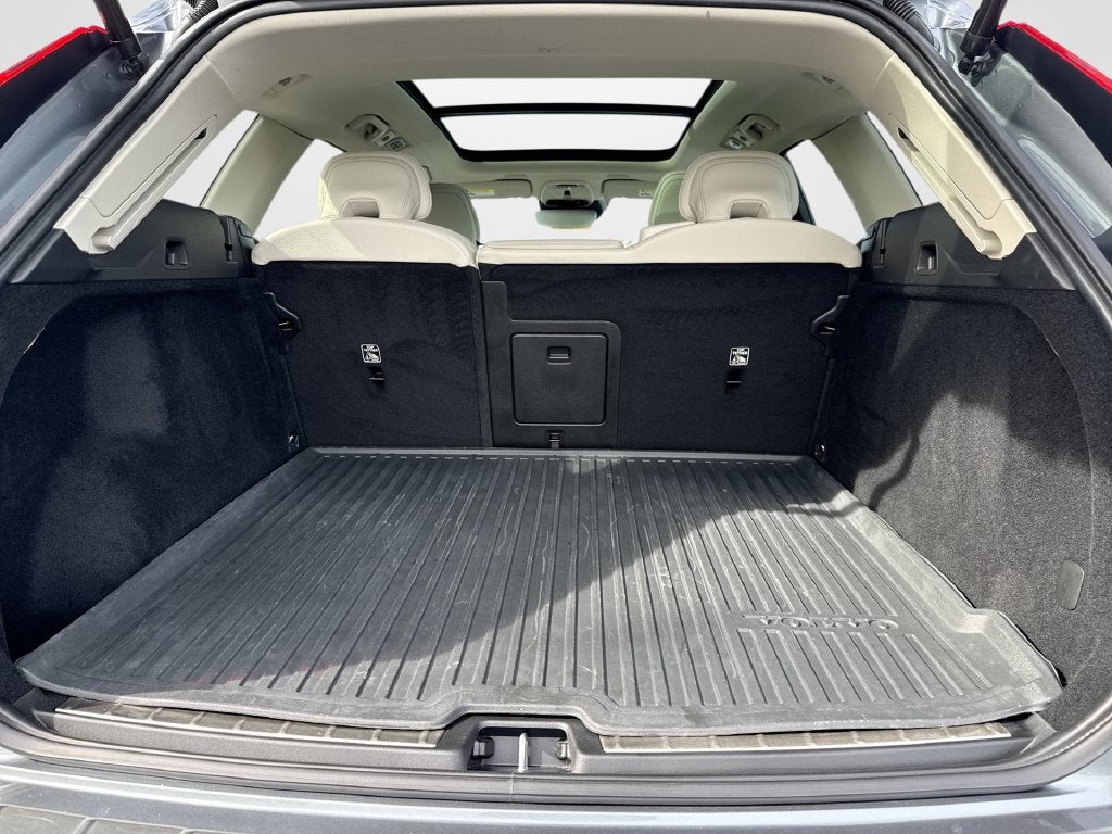 2021 Volvo XC60 T5 Momentum