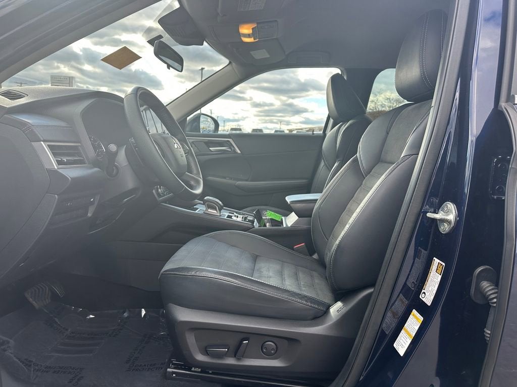 2022 Mitsubishi Outlander SE