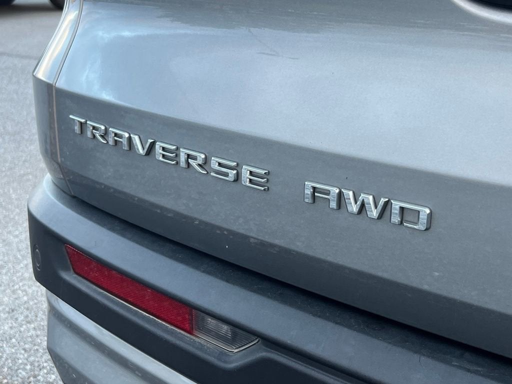 2025 Chevrolet Traverse LT