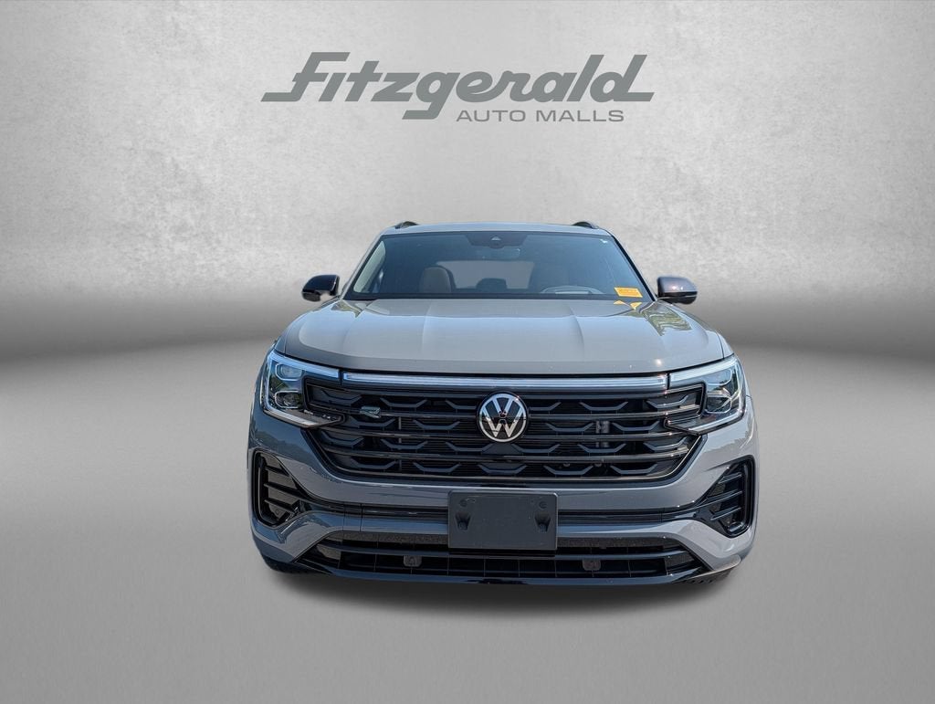 2025 Volkswagen Atlas Cross Sport 2.0T SEL R-Line Black