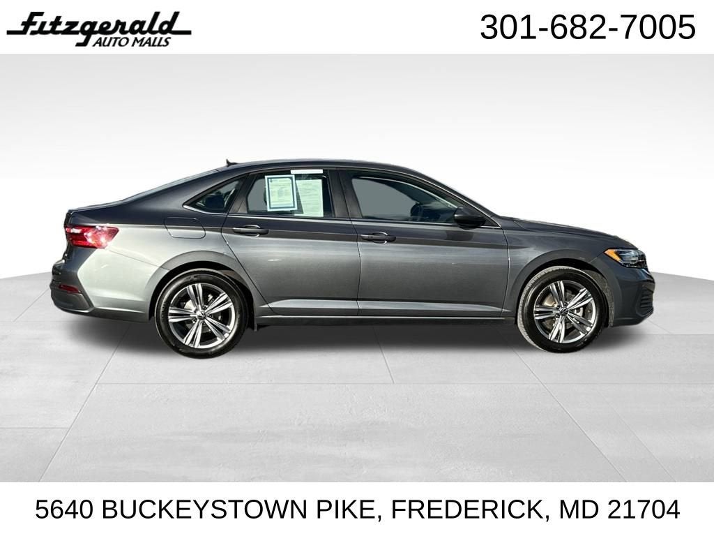 2024 Volkswagen Jetta SE