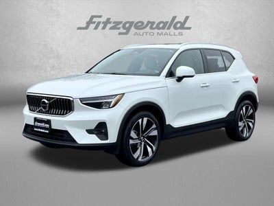 2023 Volvo XC40 Plus Bright Theme