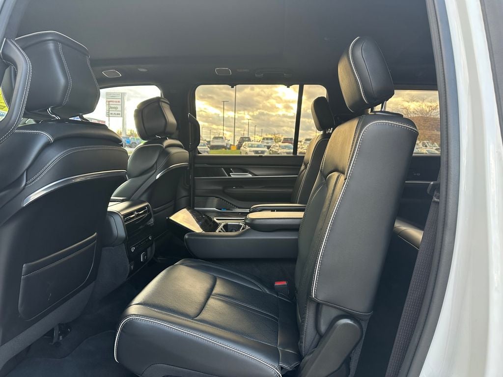 2024 Jeep Grand Wagoneer Series II Obsidian