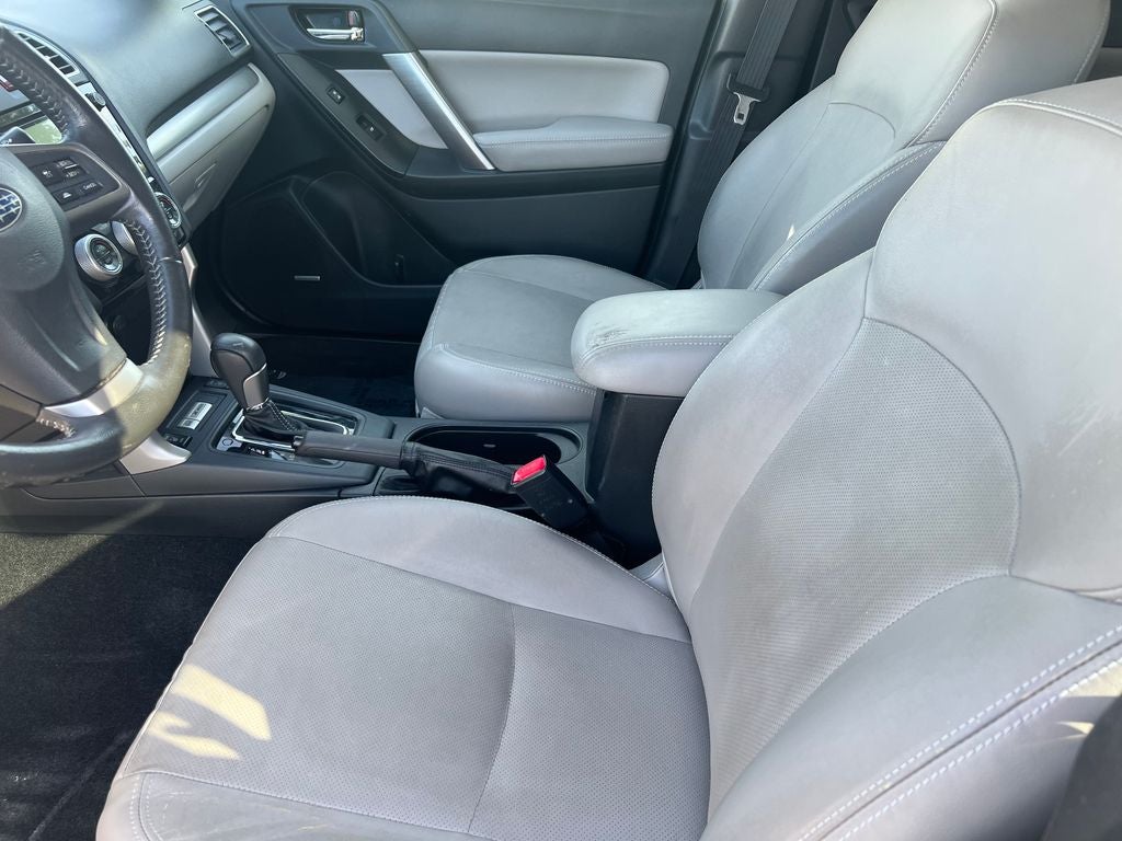 2016 Subaru FORESTER Base