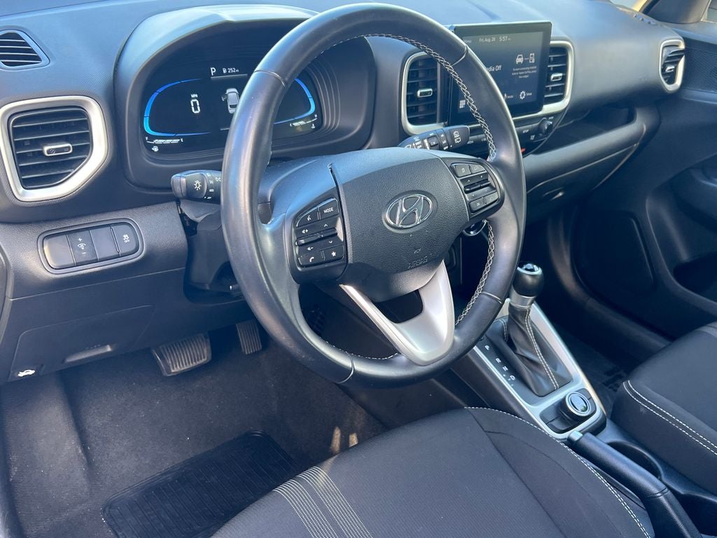 2025 Hyundai VENUE SEL